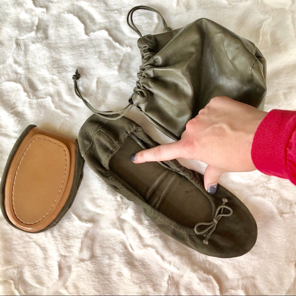 Super Comfortable Green Gap Flats W/ Travel Bag